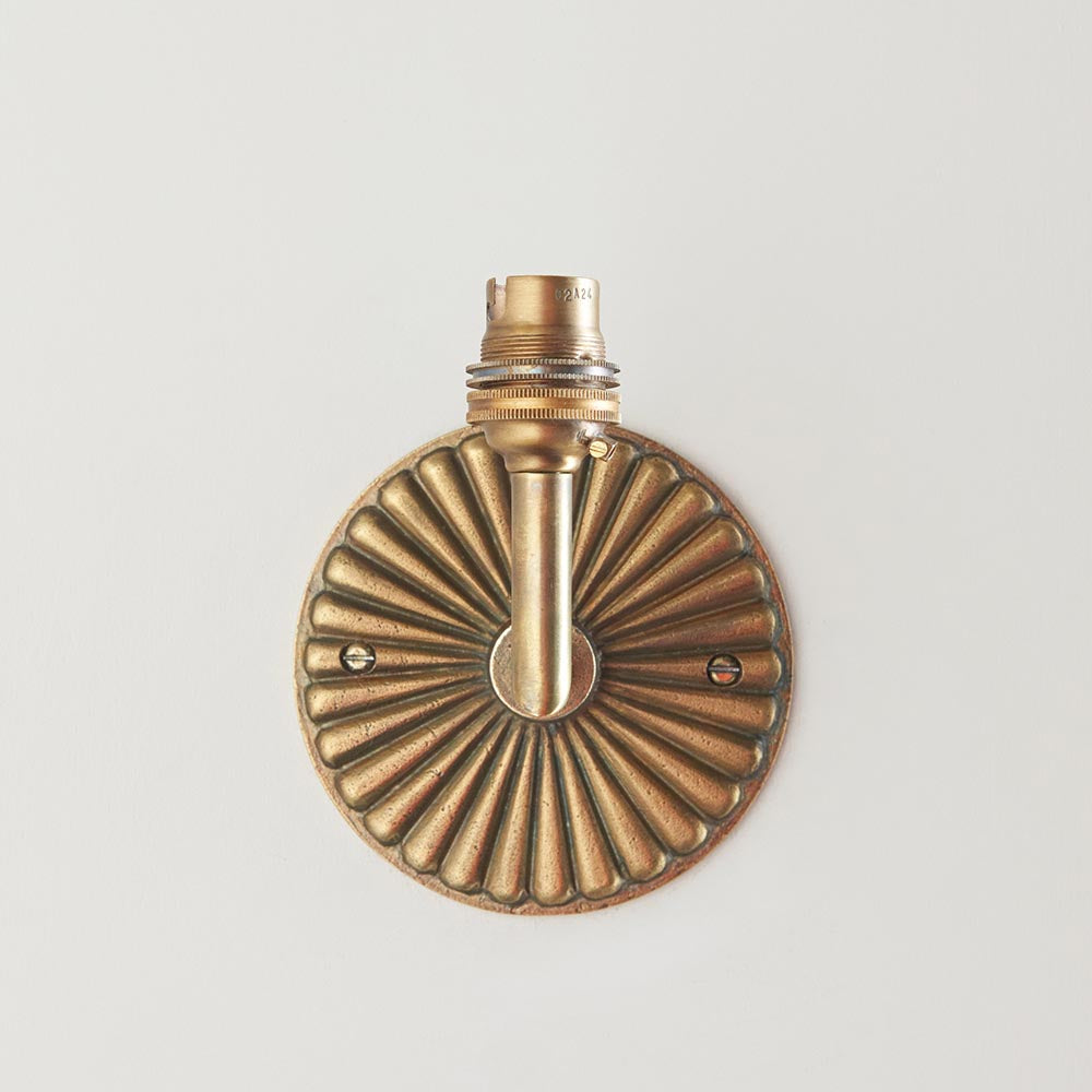 Dahlia Angle Wall Fitting