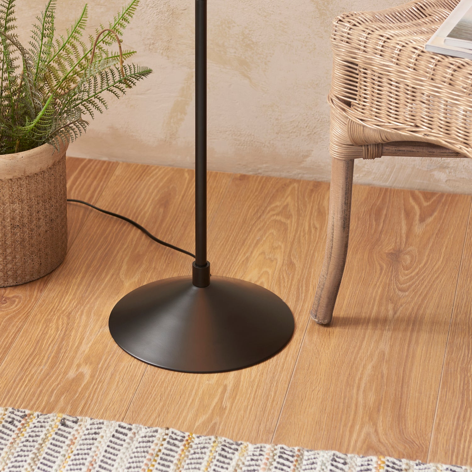 Wriggle Floor Lamp - Matte Black - Comet Lighting