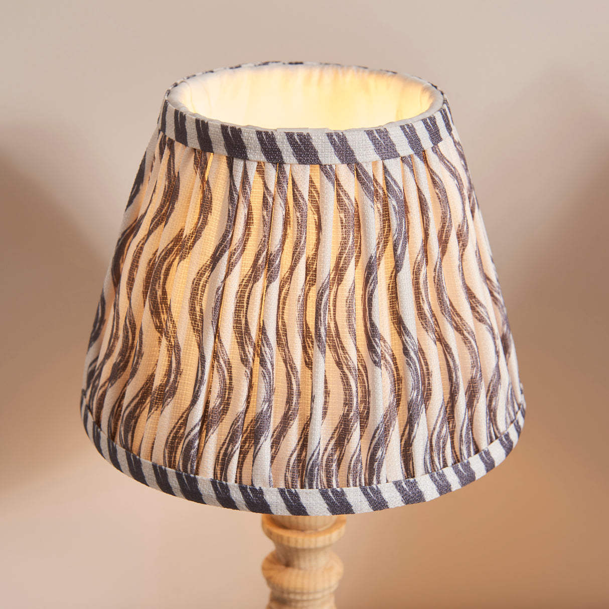 Natural Ash Bibury & Ripple 20cm Pearl grey shade - Comet Lighting