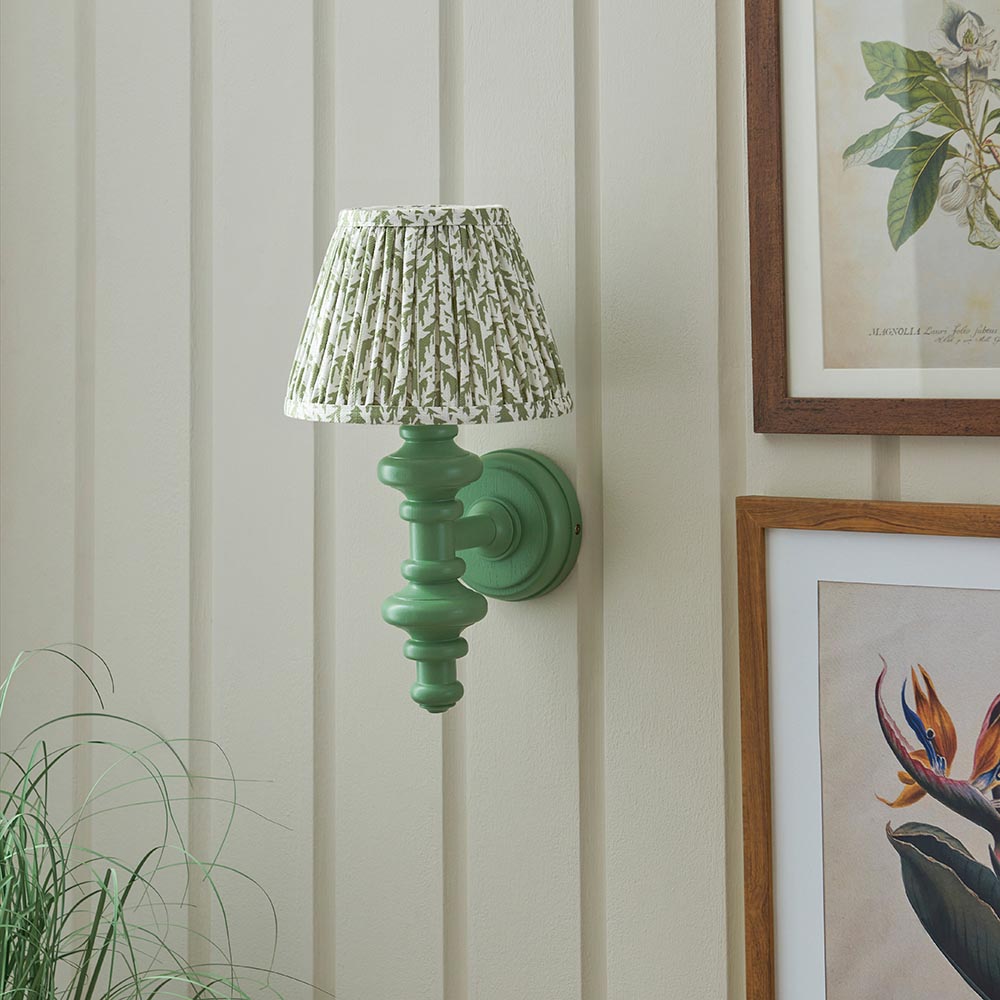 Wooden Carnaby & Leaf 20cm Herb garden green shade - Comet Lighting