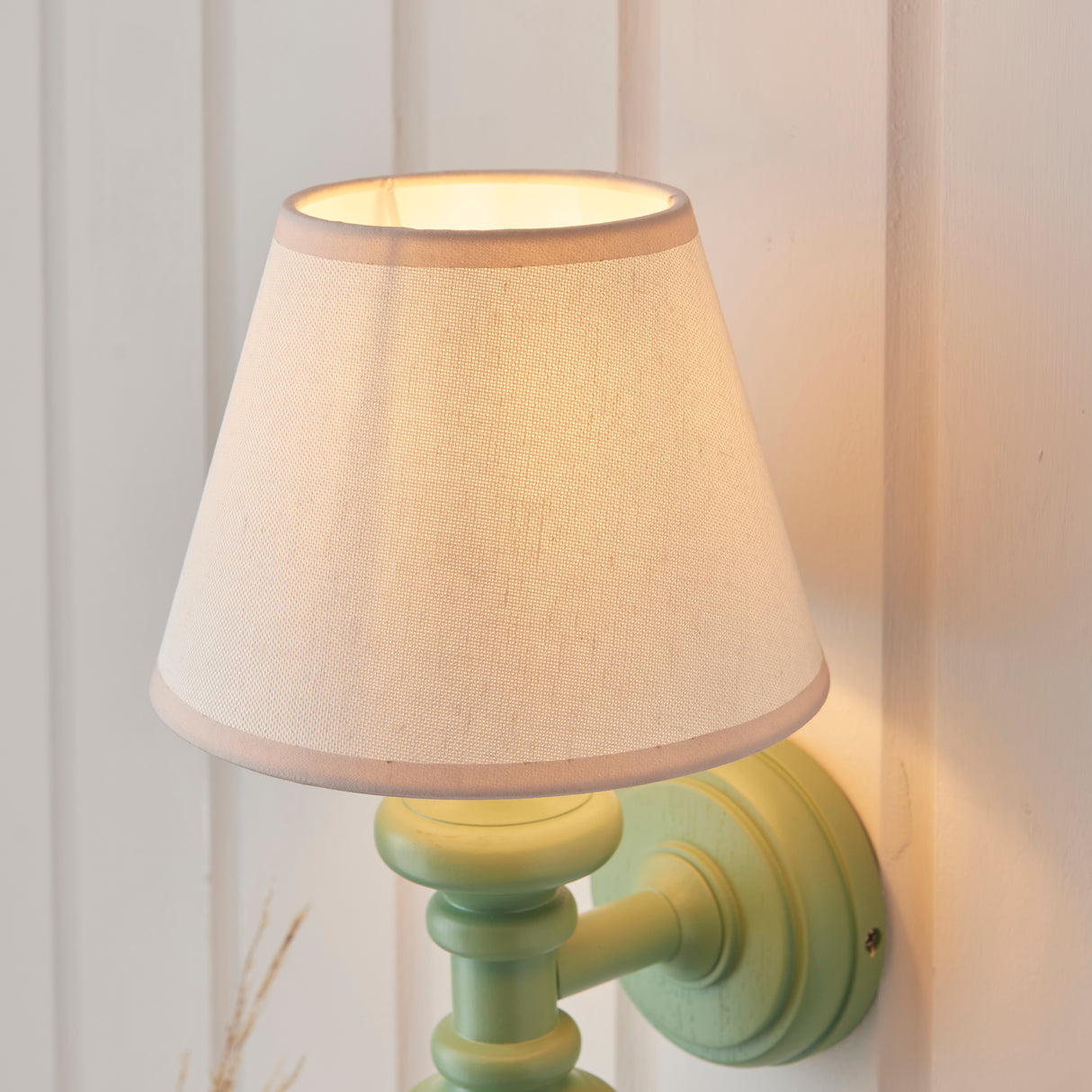 Wooden Carnaby & Ivy 20cm Vintage white shade - Comet Lighting