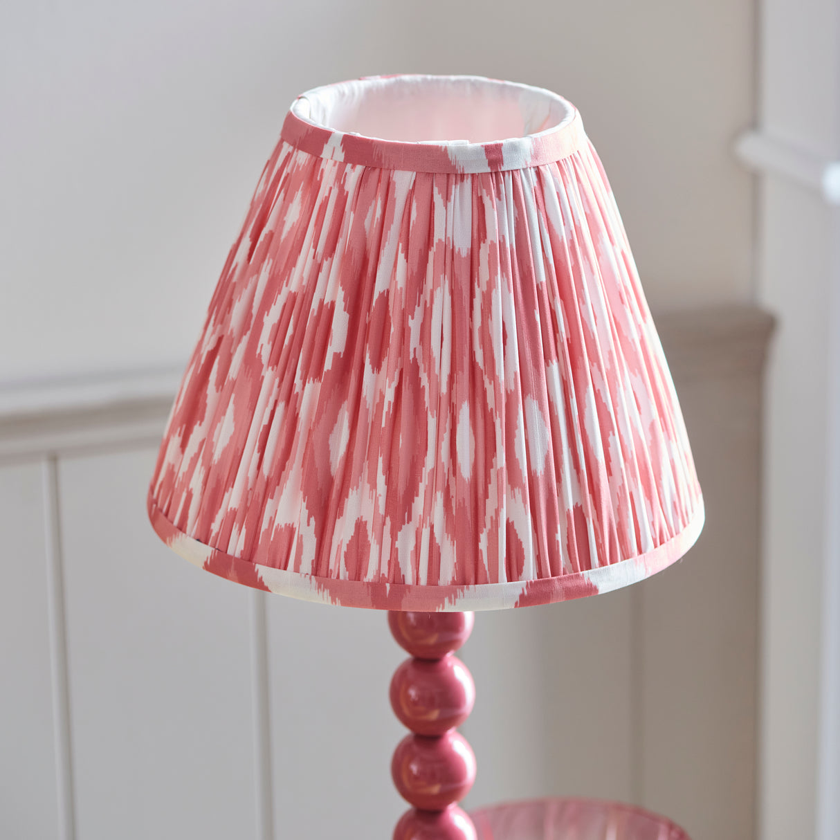 Gloss PinkHiggledy & Ikat 25cm Coral pink shade - Comet Lighting