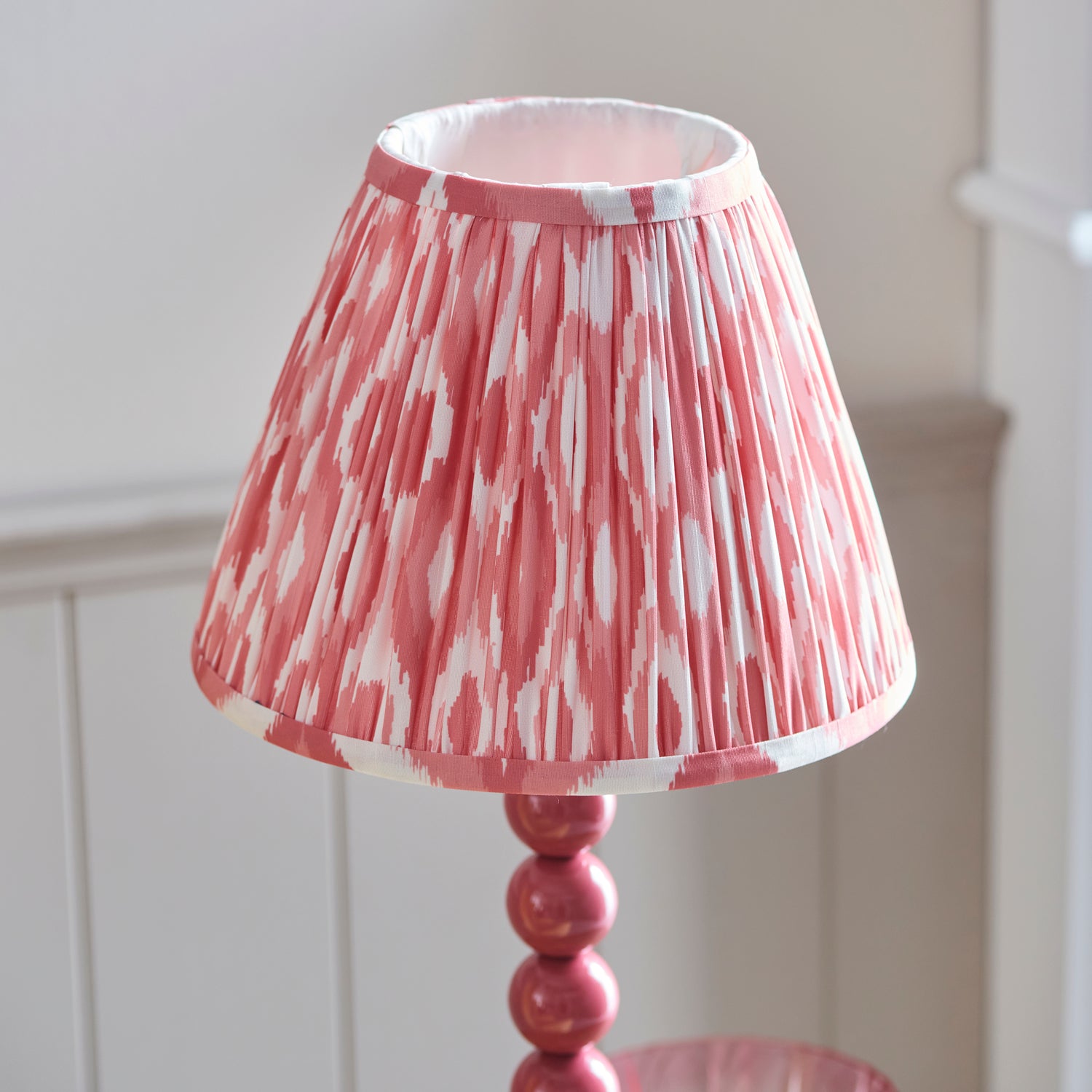 Gloss PinkHiggledy & Ikat 25cm Coral pink shade - Comet Lighting
