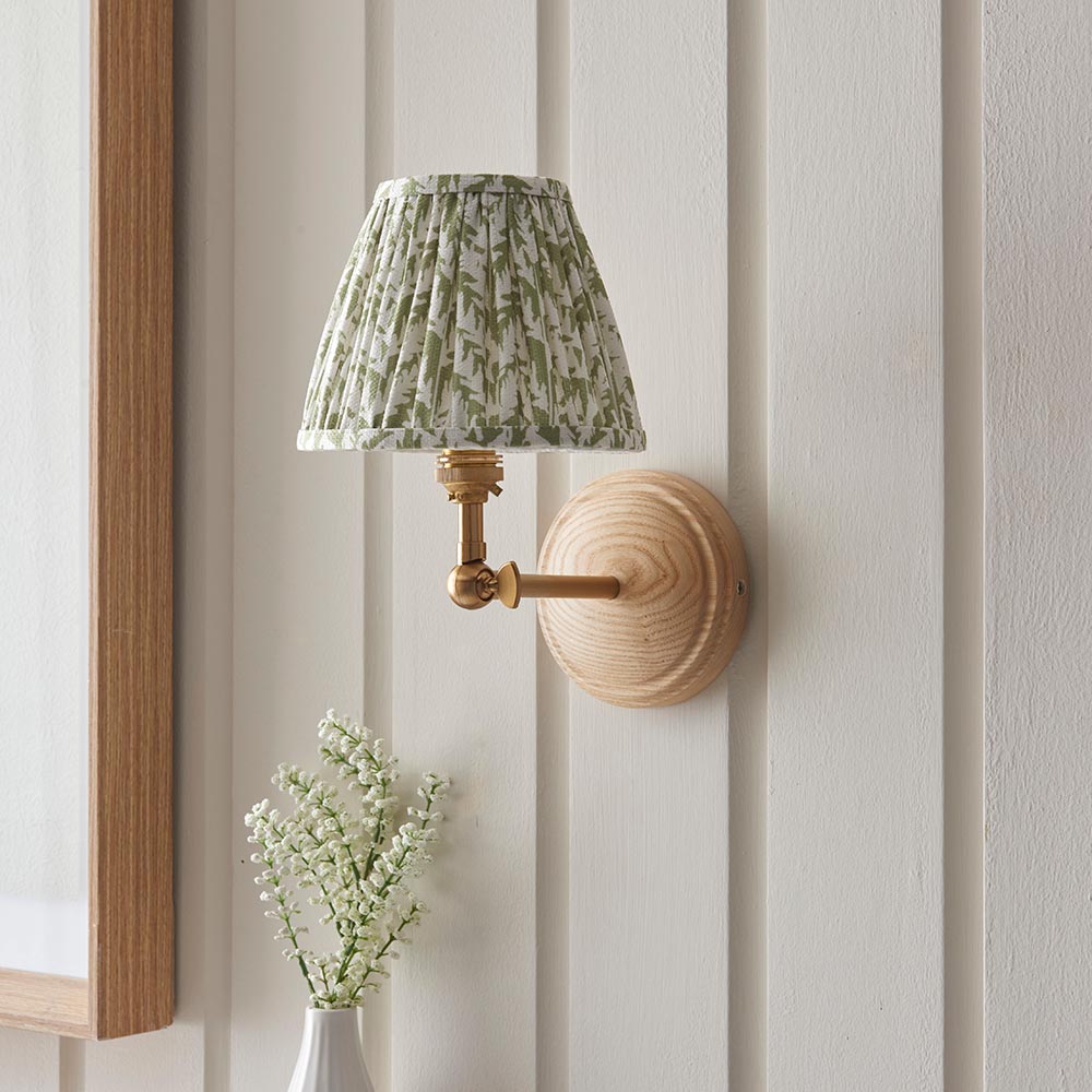 Wood Wing & Leaf 16cm Herb garden green shade - Comet Lighting