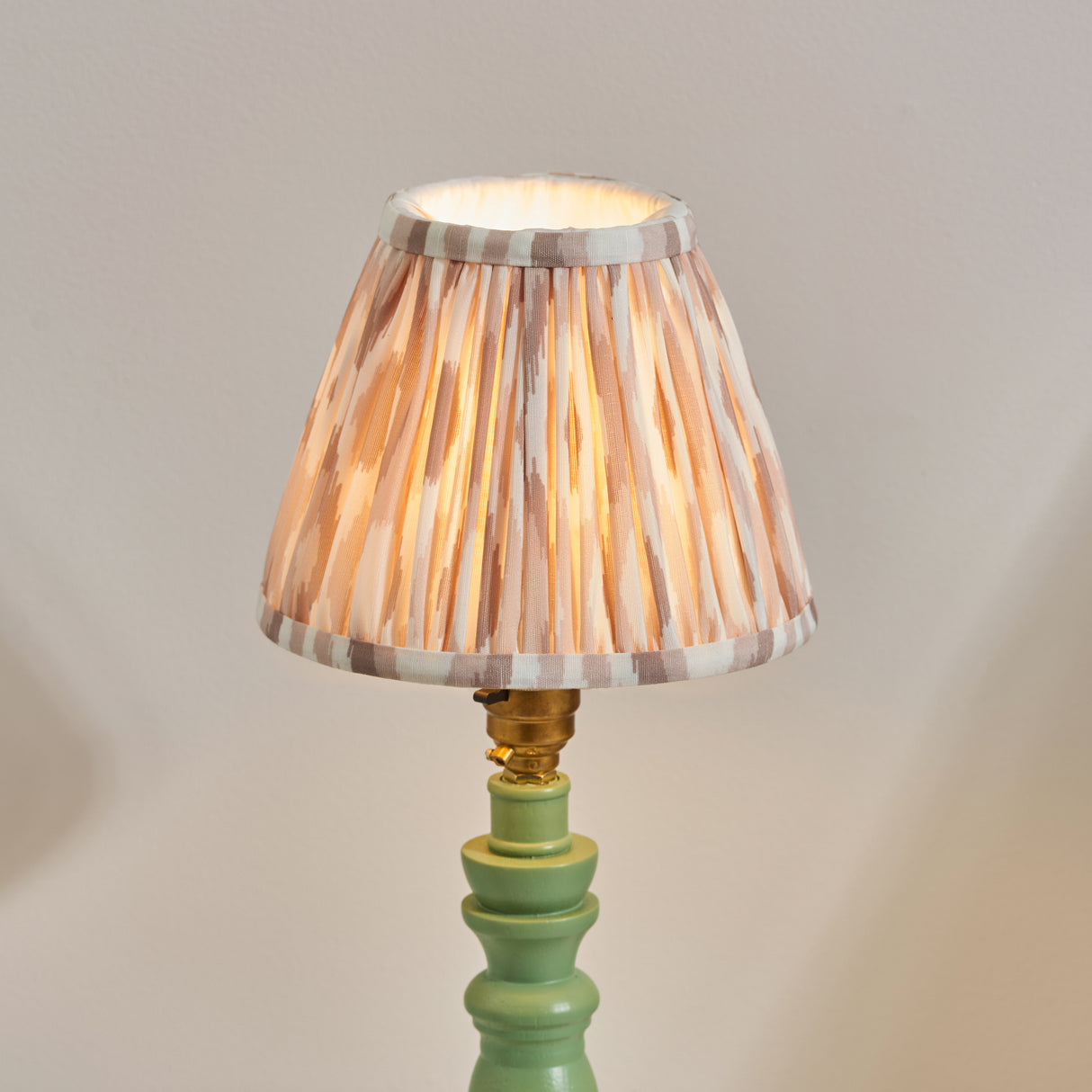 Wooden Green Bibury & Ikat 16cm Neutral shade - Comet Lighting