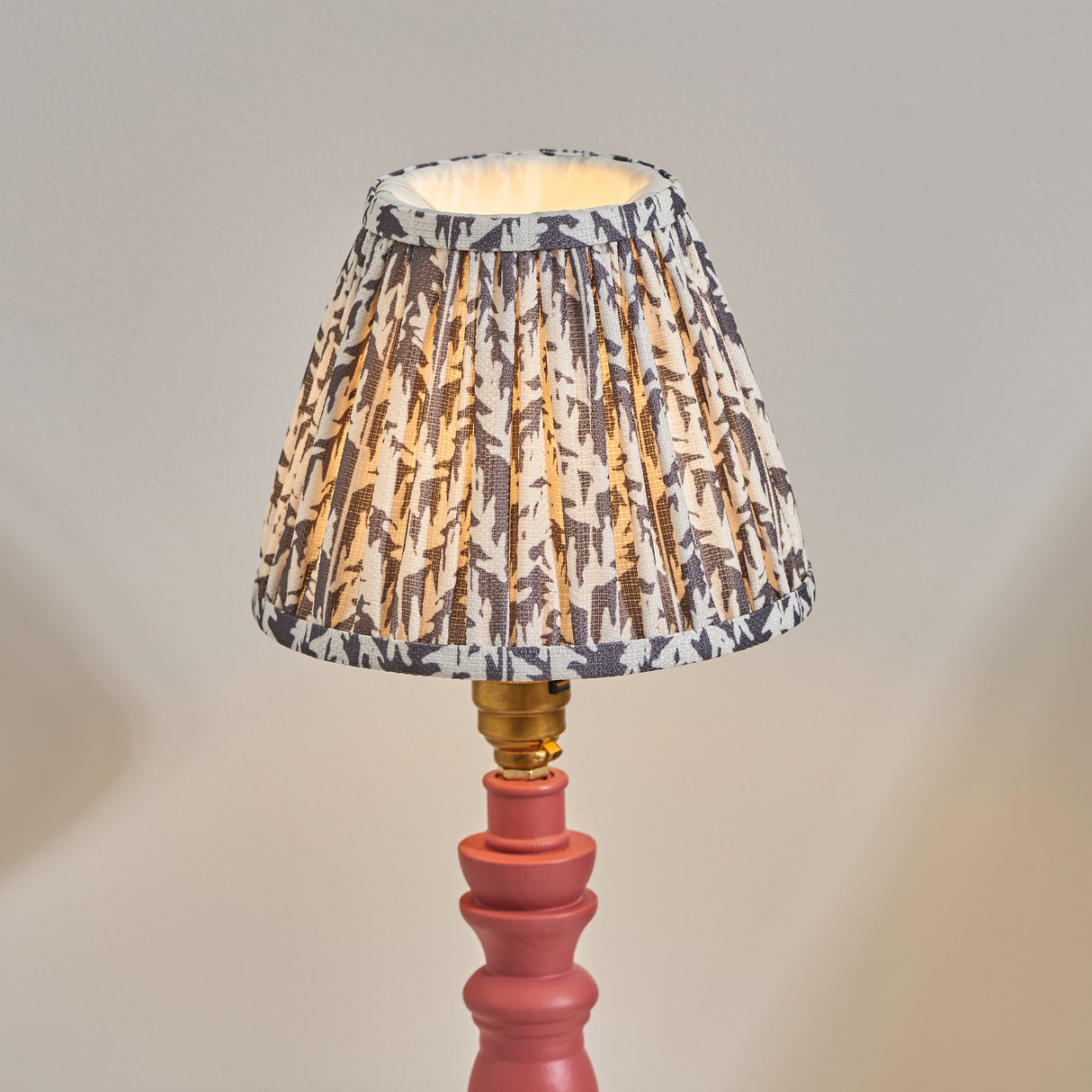 Wooden Pink Bibury & Leaf 16cm Pearl grey shade - Comet Lighting