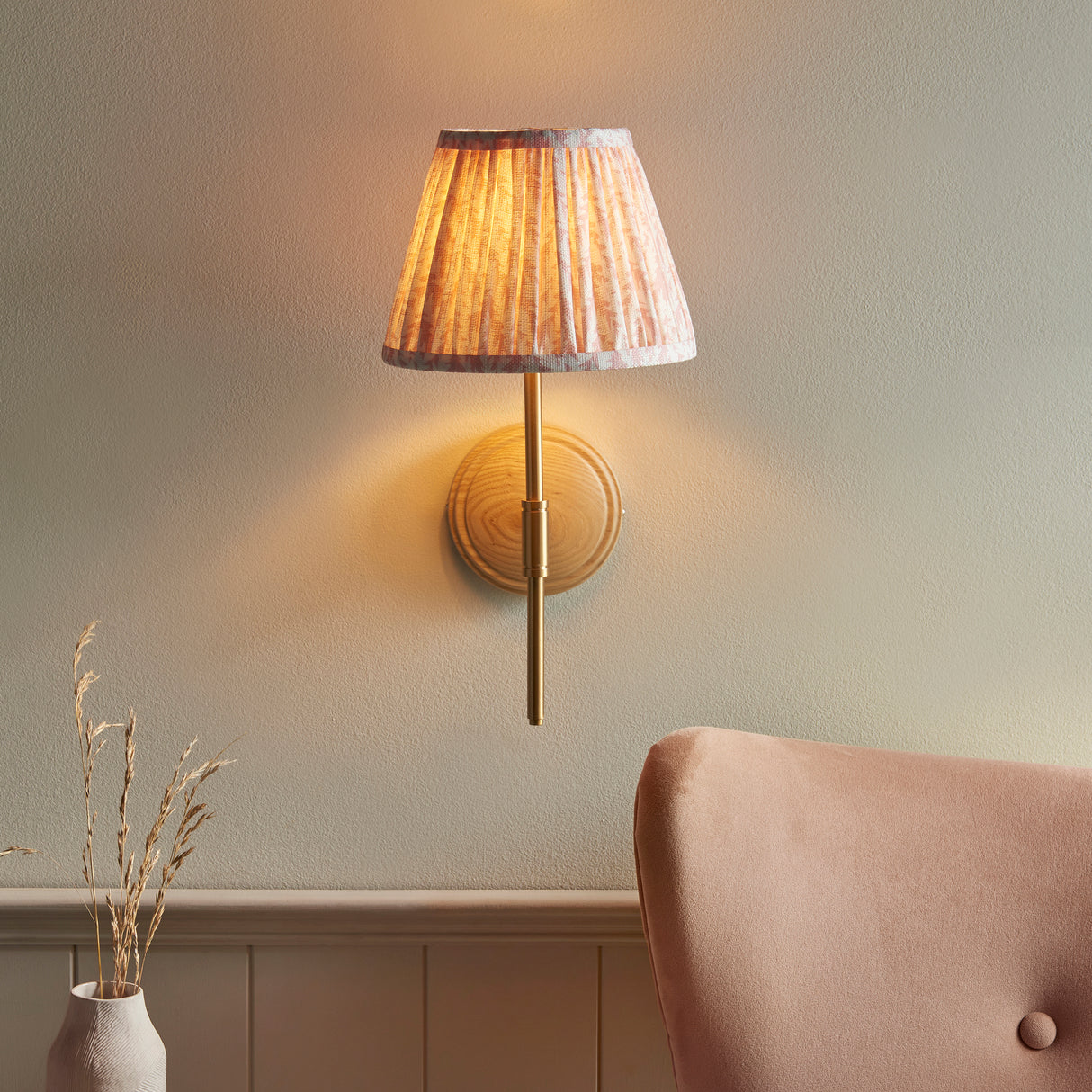 Wood T Bar & Leaf 20cm Peachy keen shade - Comet Lighting