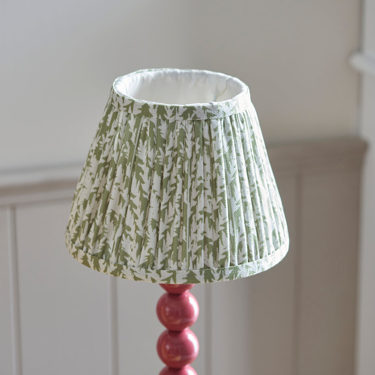 Gloss Pink Higgledy & Leaf 20cm Herb garden green shade - Comet Lighting