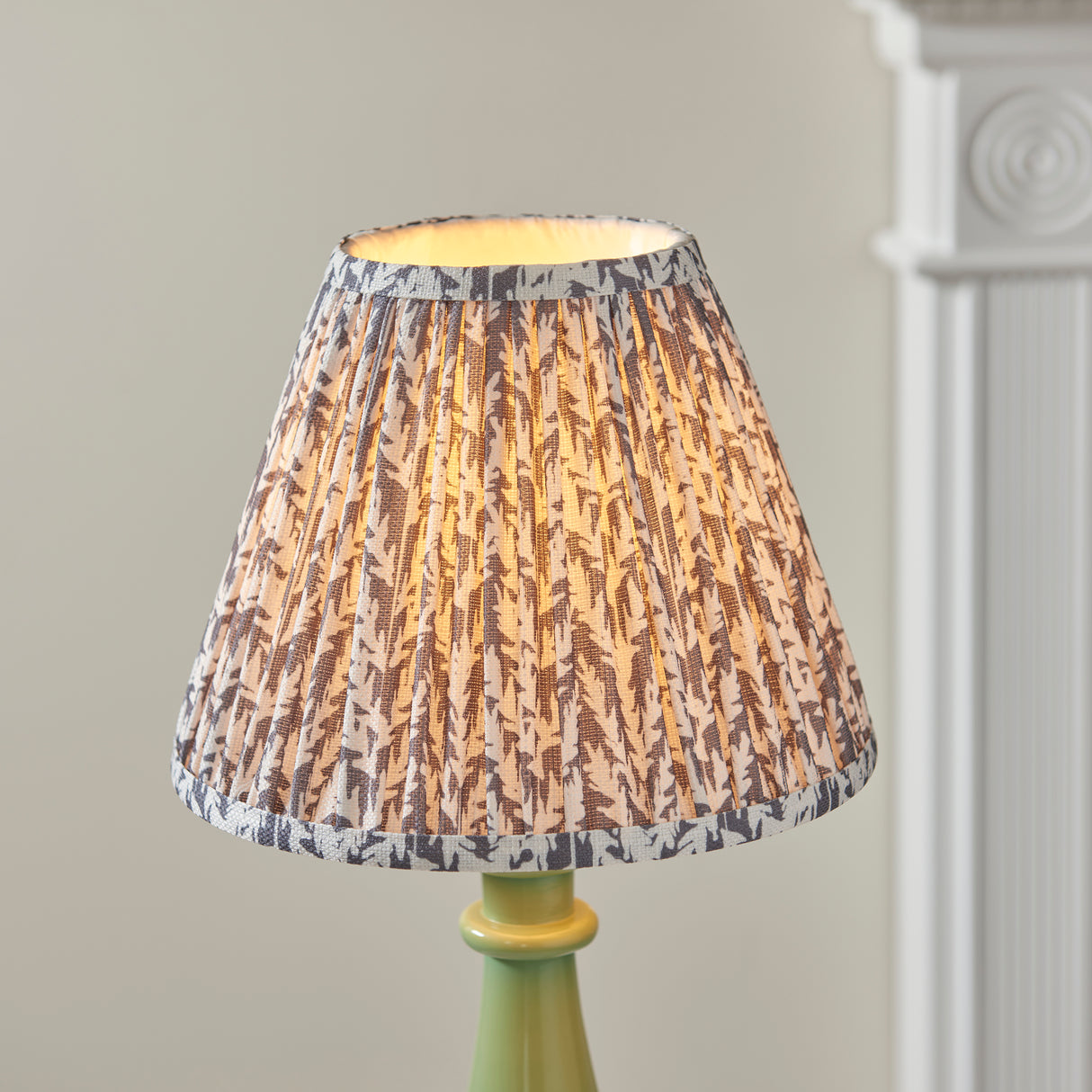 Gloss Green Myrtle & Leaf 25cm Pearl grey shade - Comet Lighting