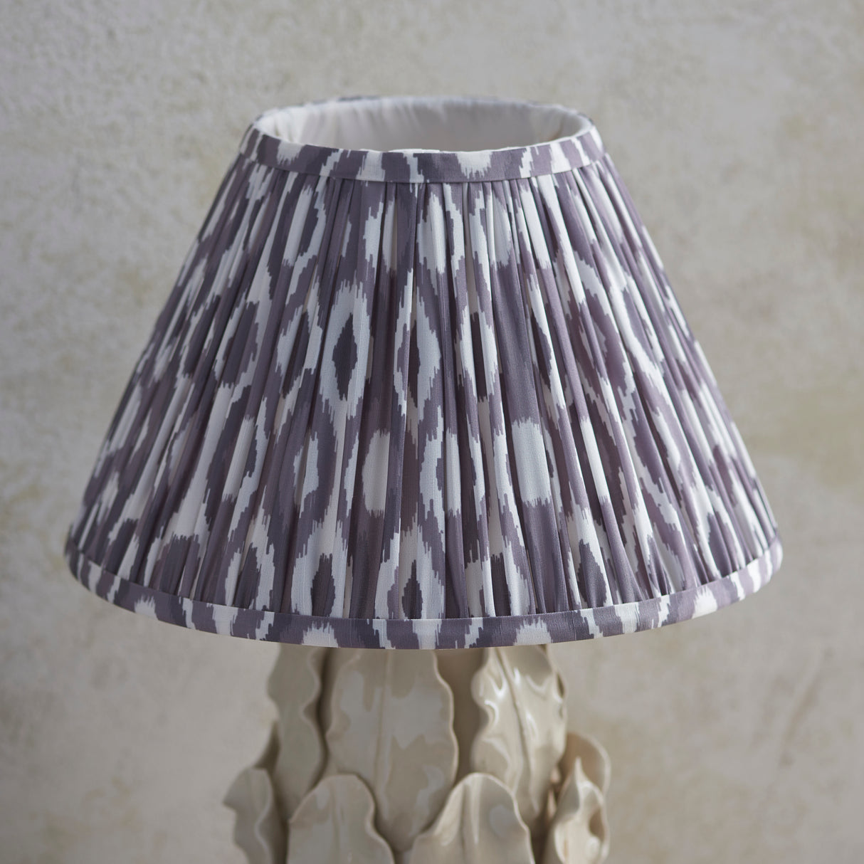 Ceramic Table Light Layered Leaf & Ikat 30cm Pearl grey shade - Comet Lighting