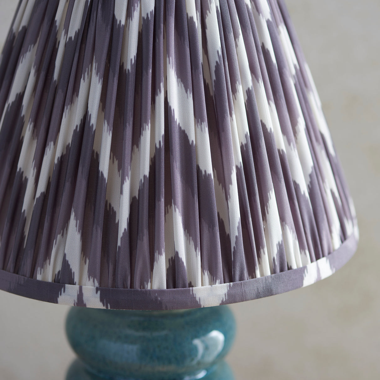 Squash & Zigzag 25cm Pearl grey shade - Comet Lighting