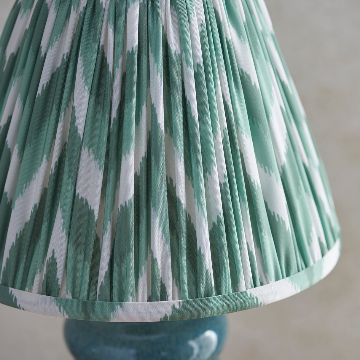 Squash & Zigzag 25cm Cotswold green shade - Comet Lighting