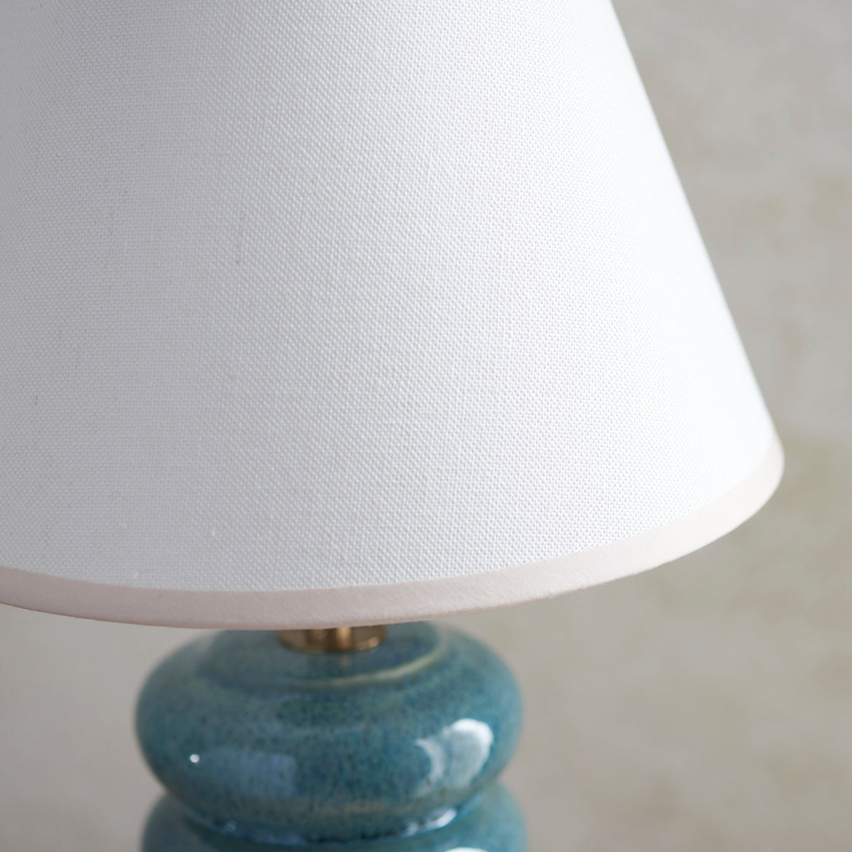 Squash & Ivy 25cm Vintage white shade - Comet Lighting