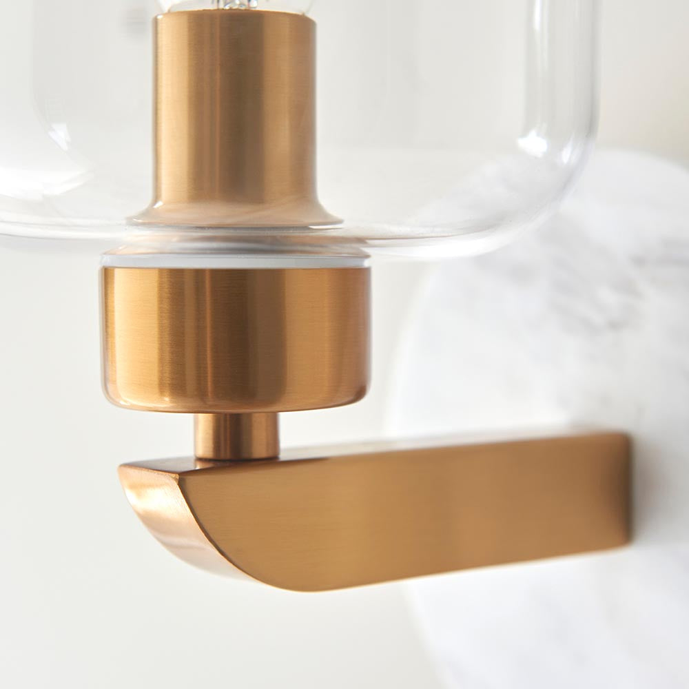 Travi Wall White volakas marble, vintage brass & clear glass