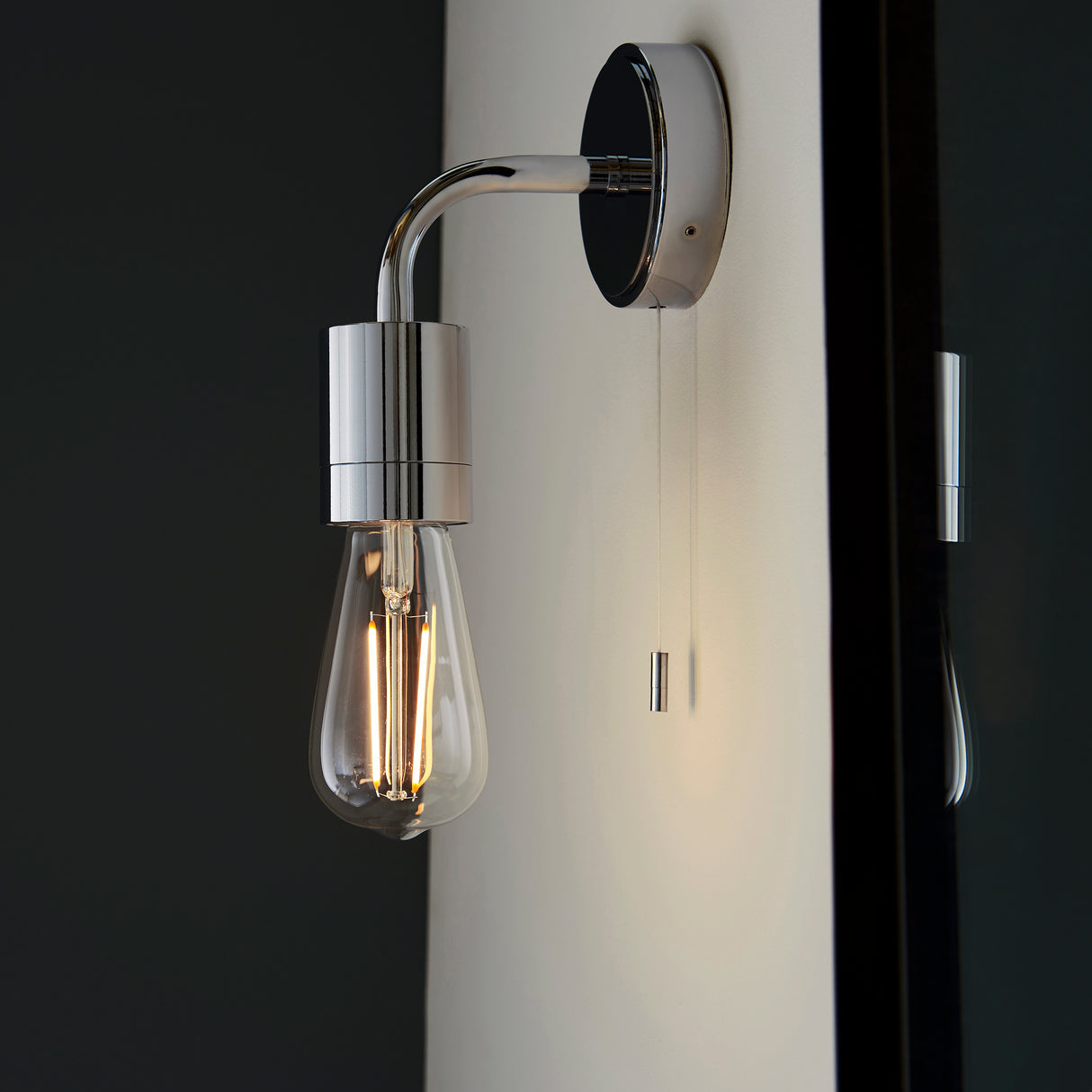 Yuna Wall Light Chrome - Comet Lighting