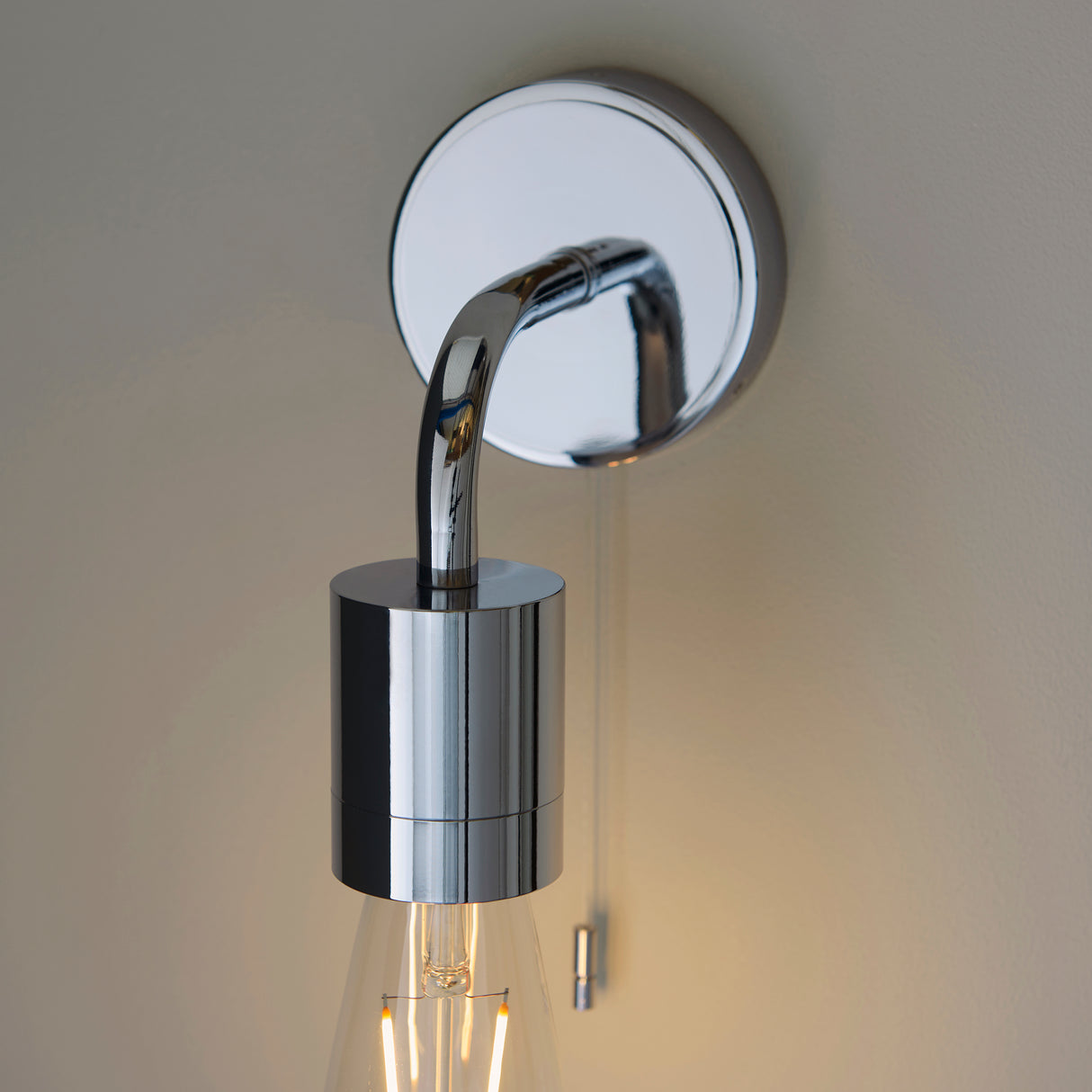 Yuna Wall Light Chrome - Comet Lighting