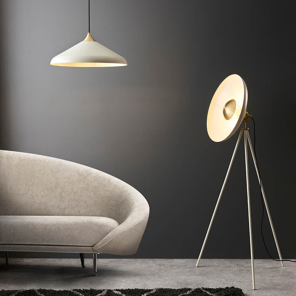 Glo Floor Warm white & brushed brass plate