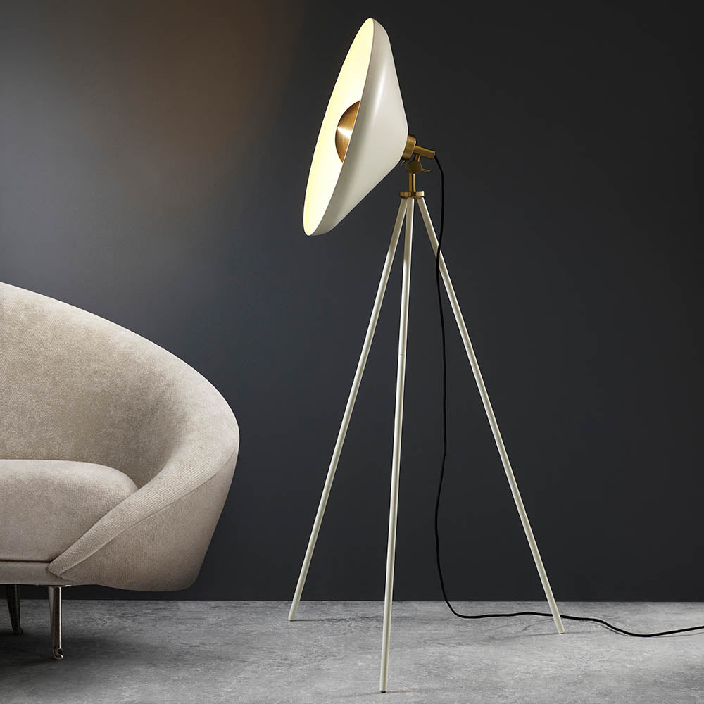 Glo Floor Warm white & brushed brass plate