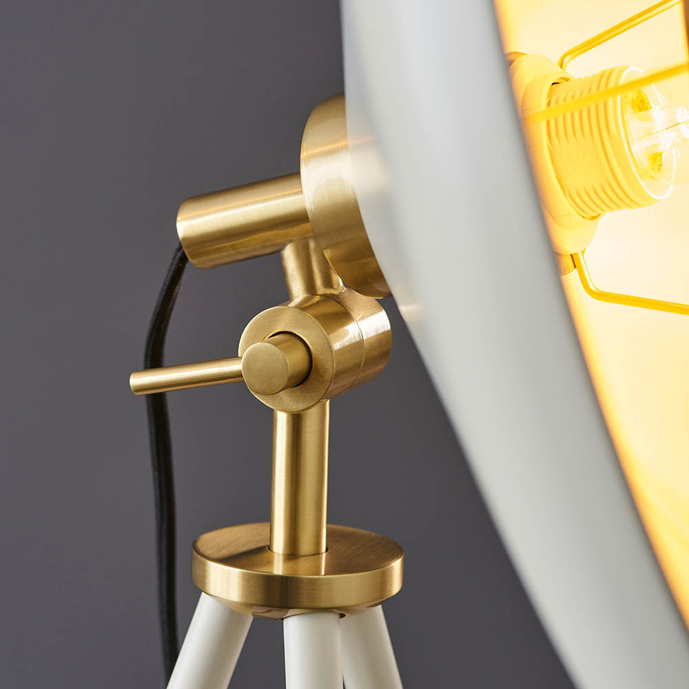 Glo Floor Warm white & brushed brass plate