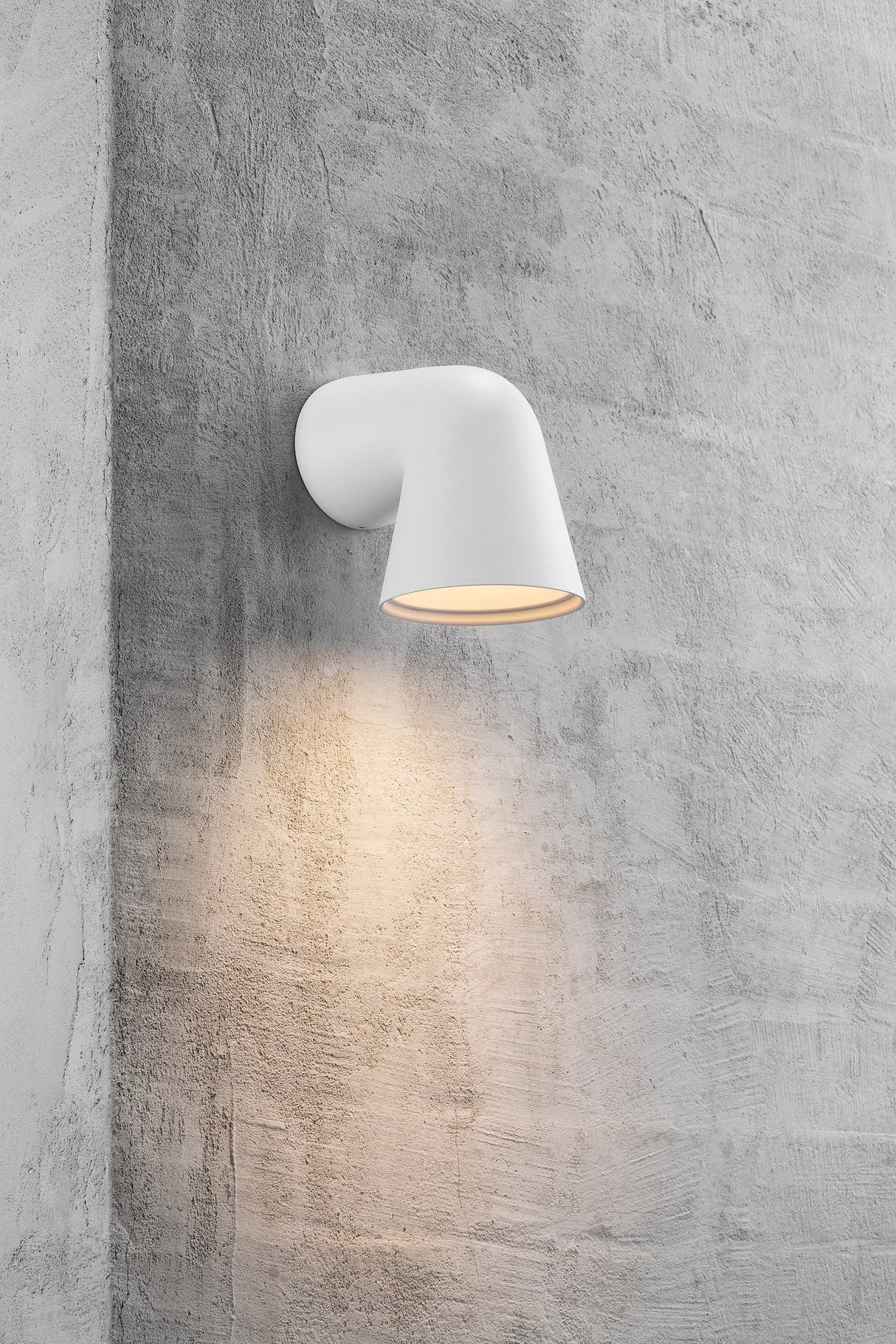 Front Single | Wall light | White - Comet Lighting