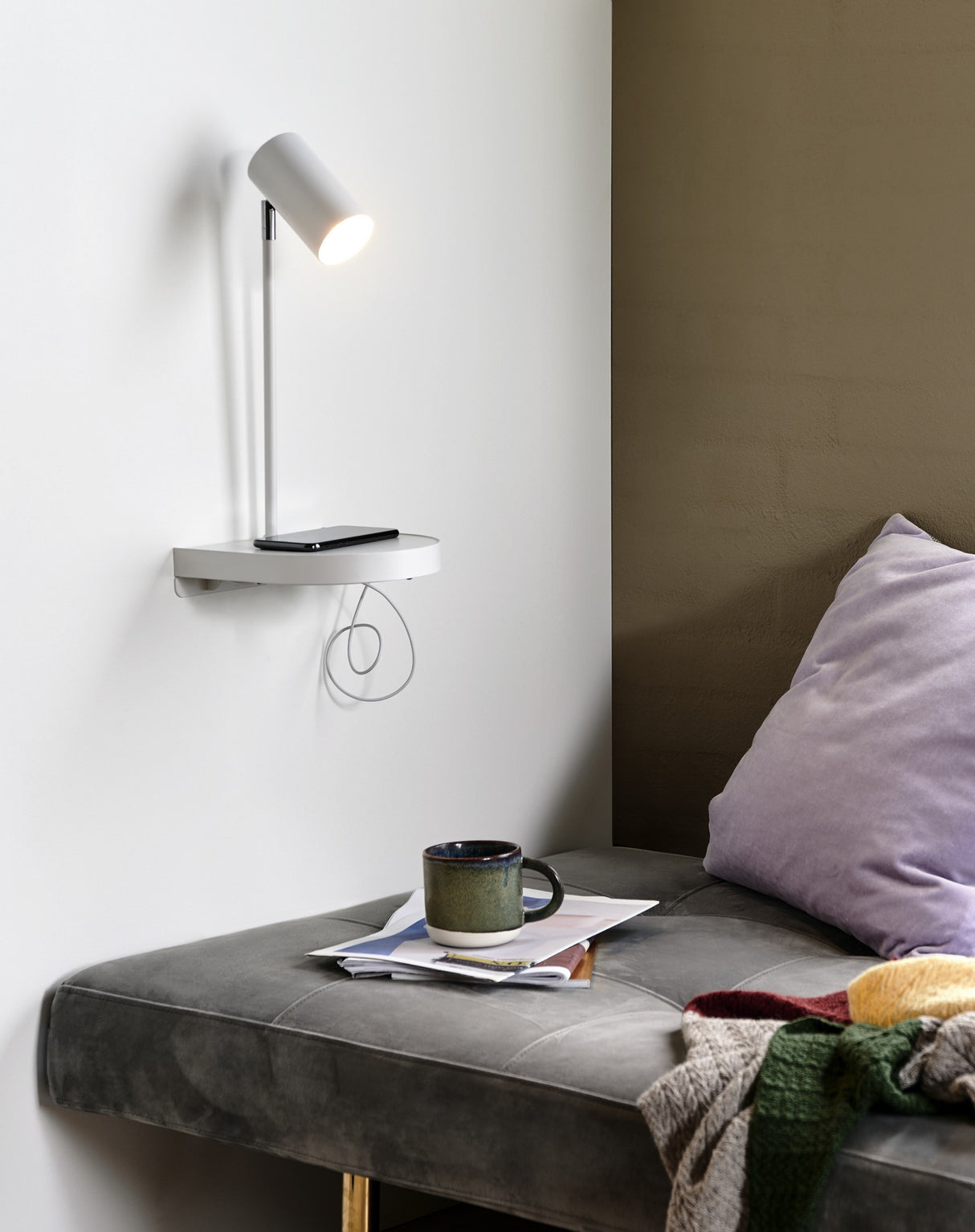 Cody | Wall light | White - Comet Lighting