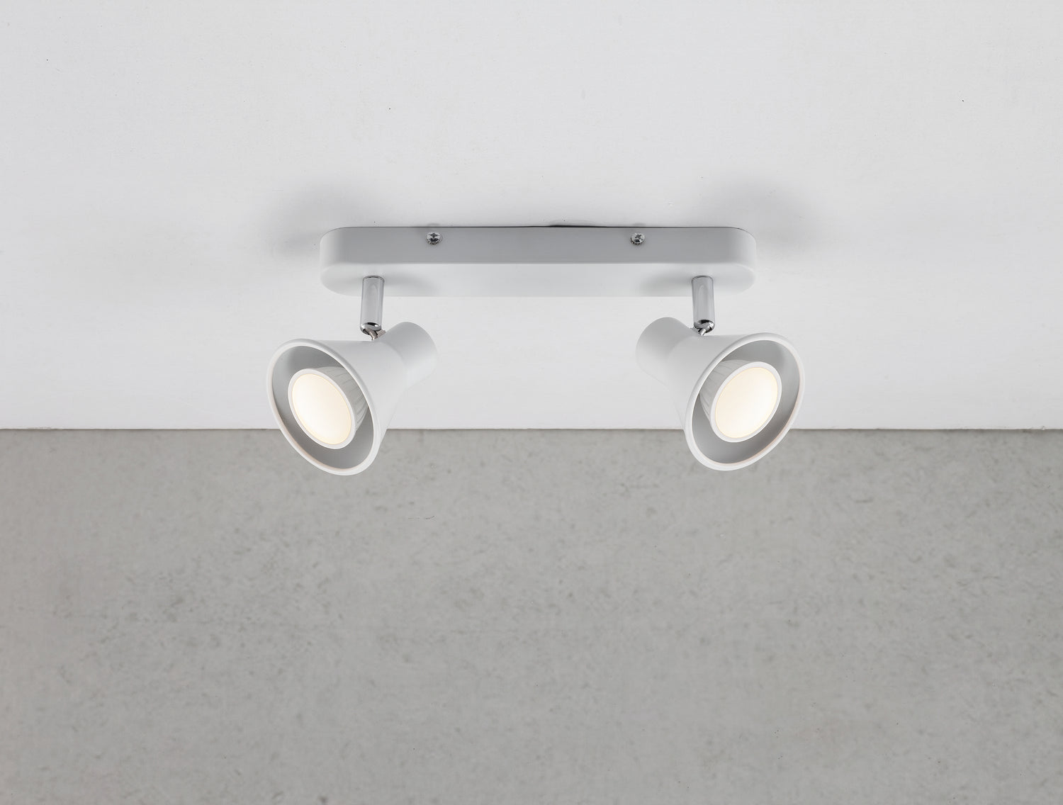 Eik 2 | Spot Light | White - Comet Lighting