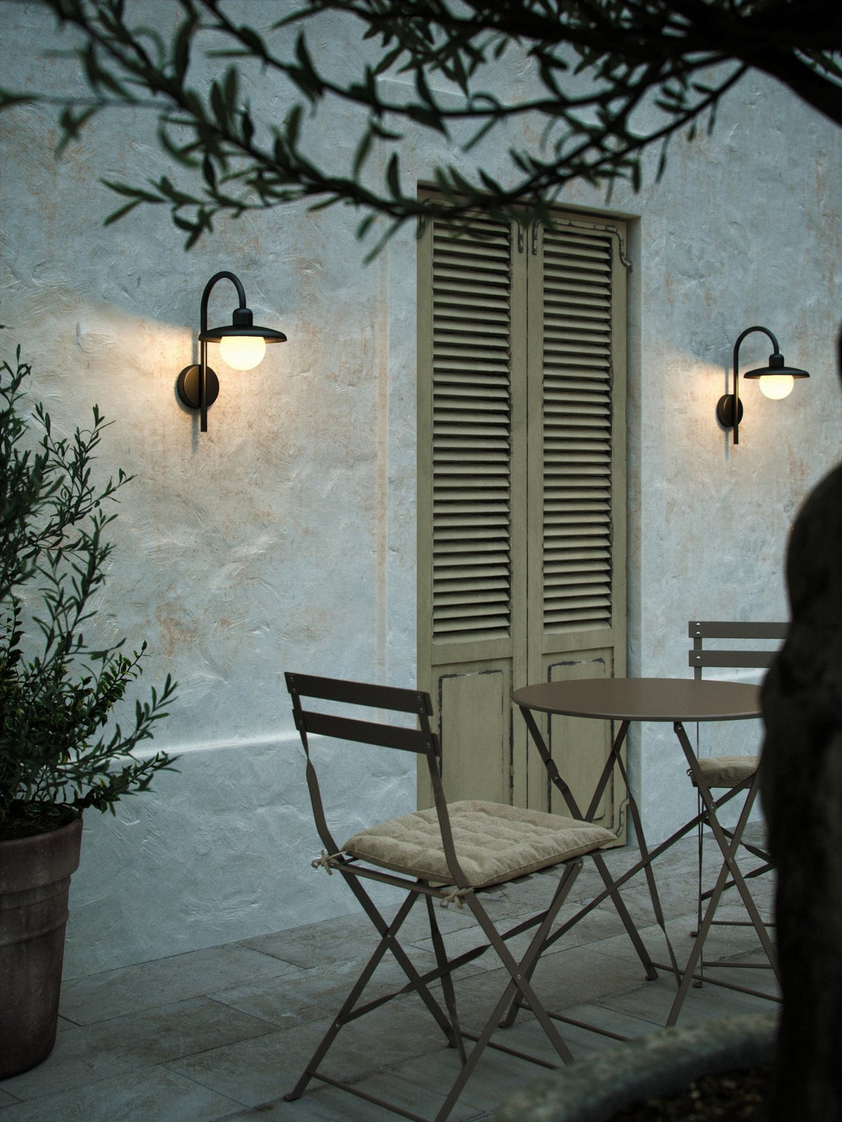 Berlo | Wall light | Black