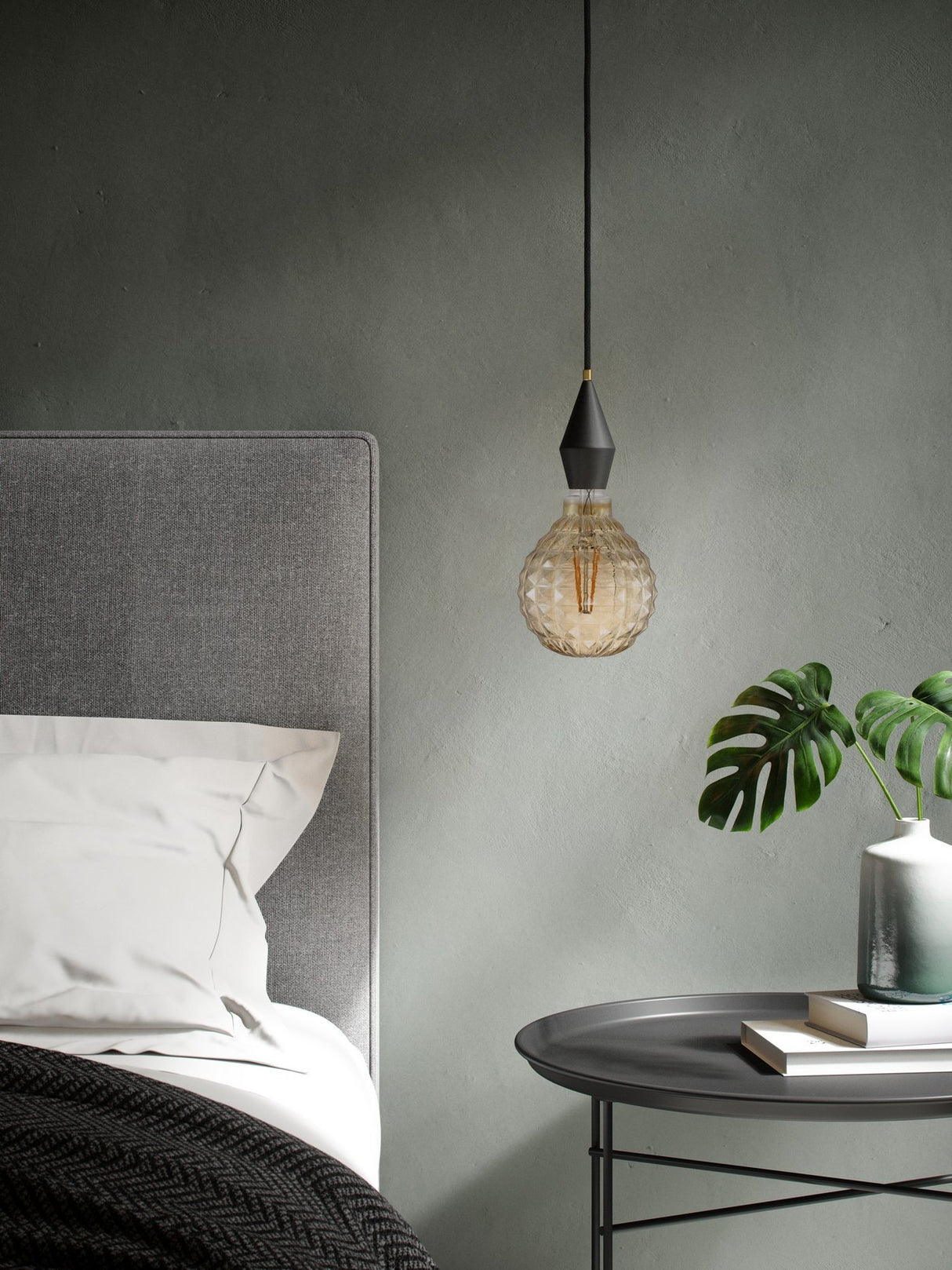 Deco E27 | G125 Avra | 2200 Kelvin | 200 Lumen