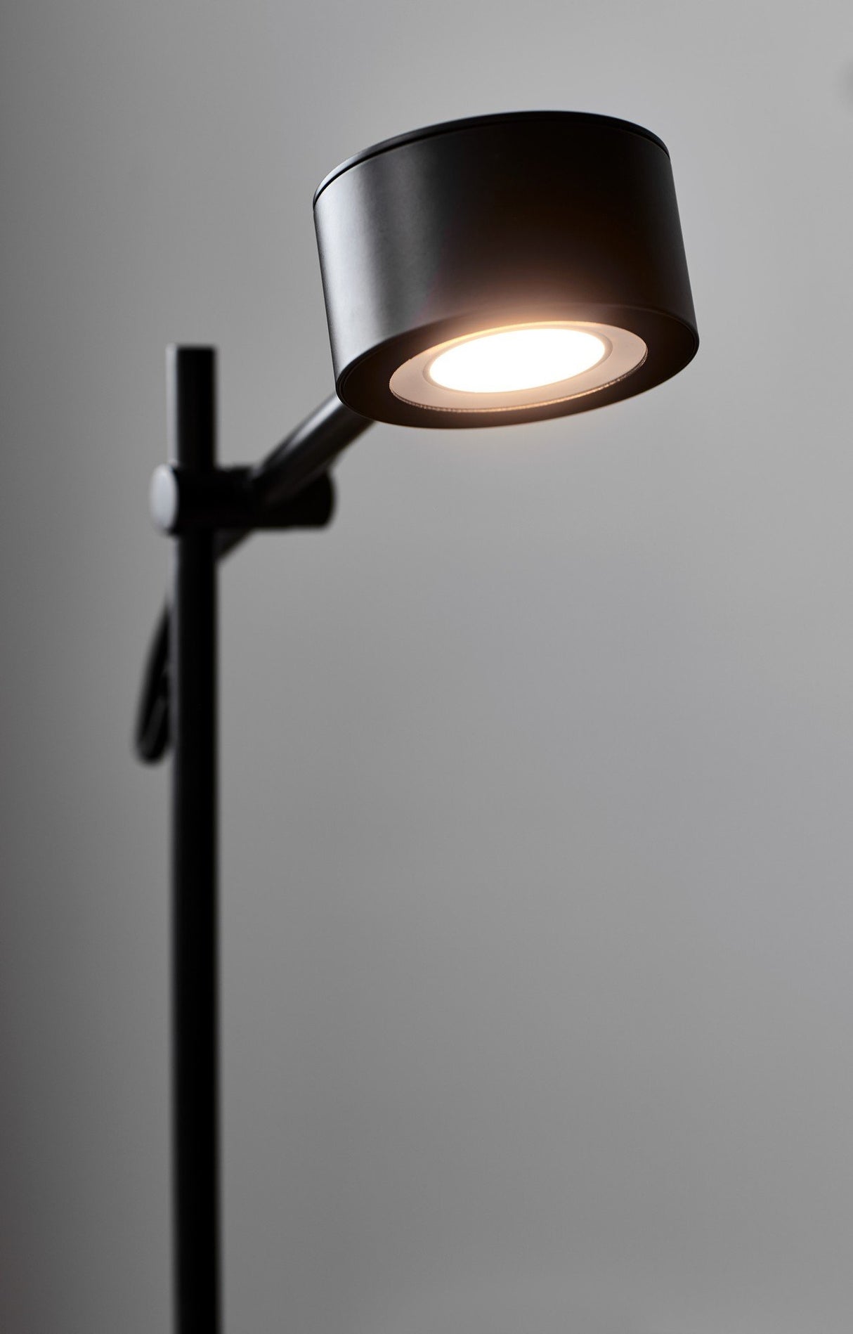 Clyde | Floor lamp | Black