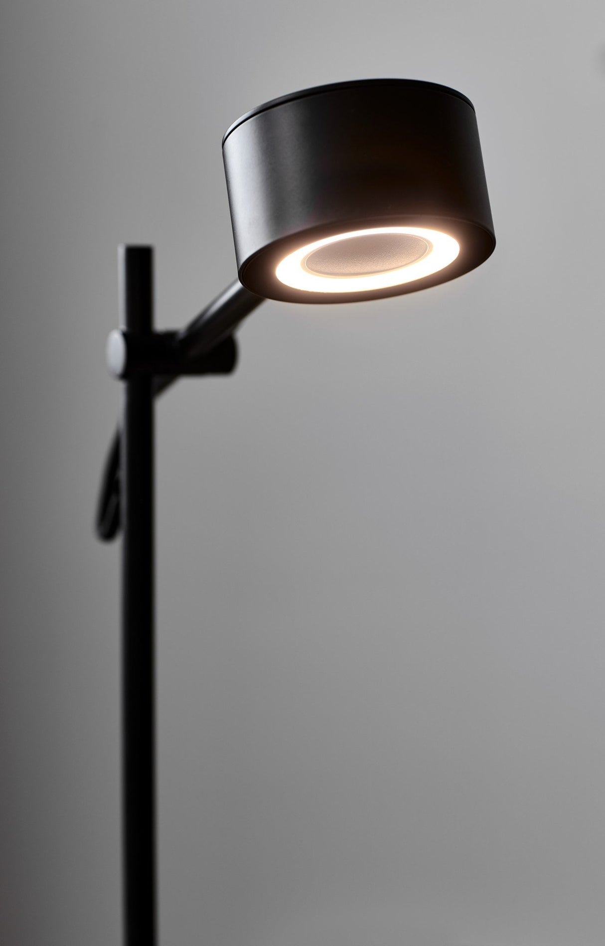 Clyde | Floor lamp | Black