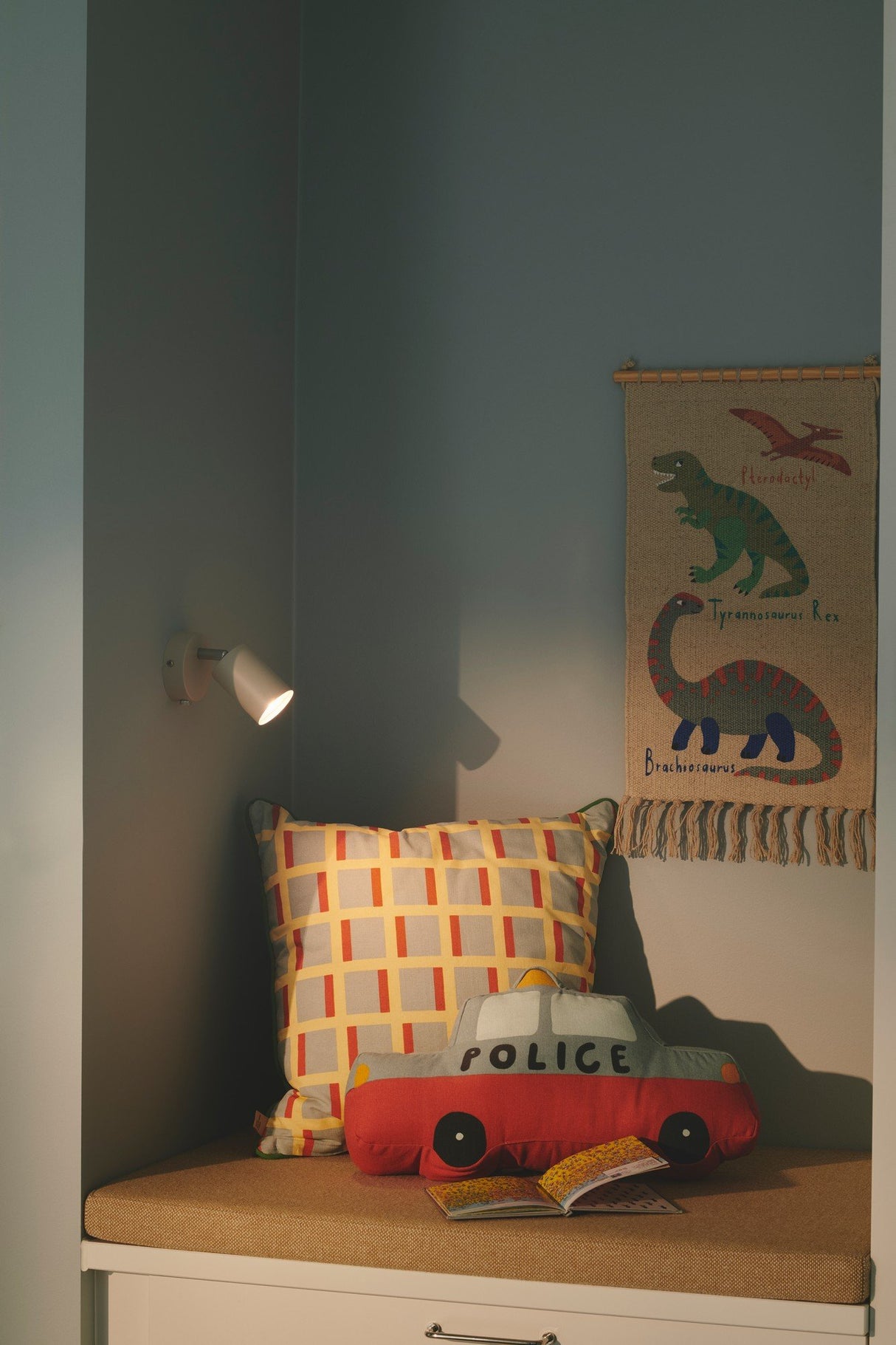 Explore | Wall light | Beige