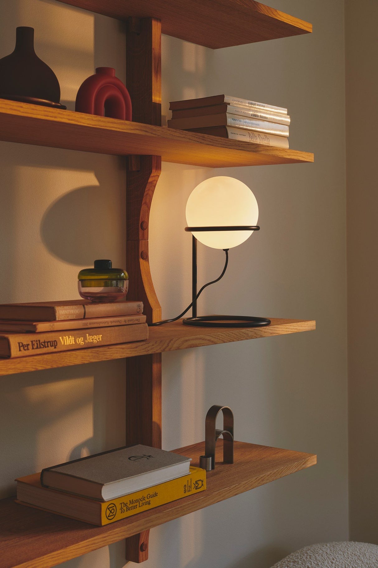 Wilson | Table lamp | Black - Comet Lighting