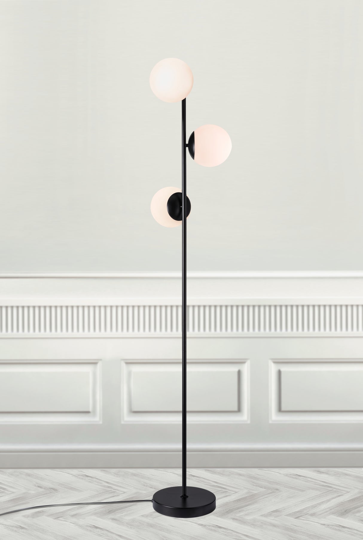 Lilly | Floor lamp | Black - Comet Lighting