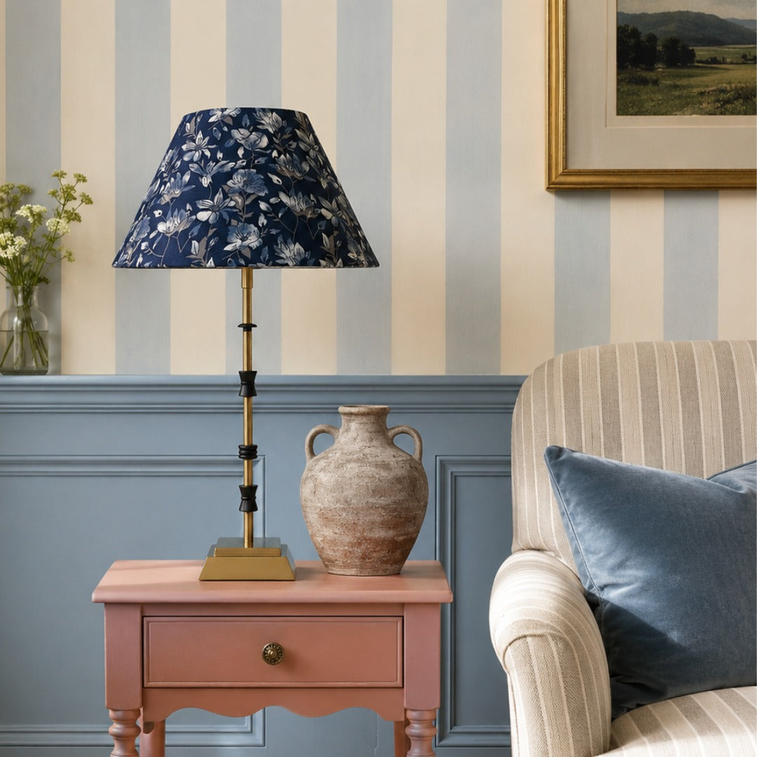 AARTIN Lily Metal Table Lamp With Indigo Blooms Lampshade