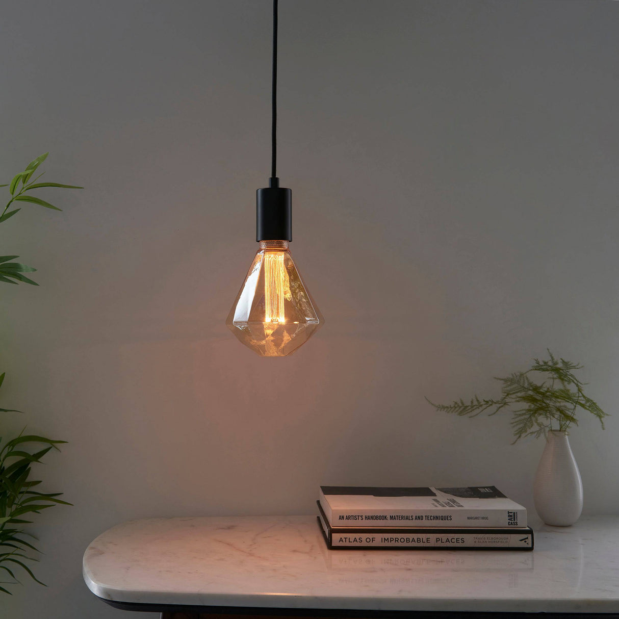 Endon E27 LED Facett Amber 2.5w 1800k 120lm - Comet Lighting