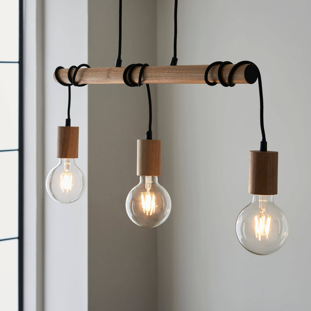 Sven 3lt Pendant - Comet Lighting