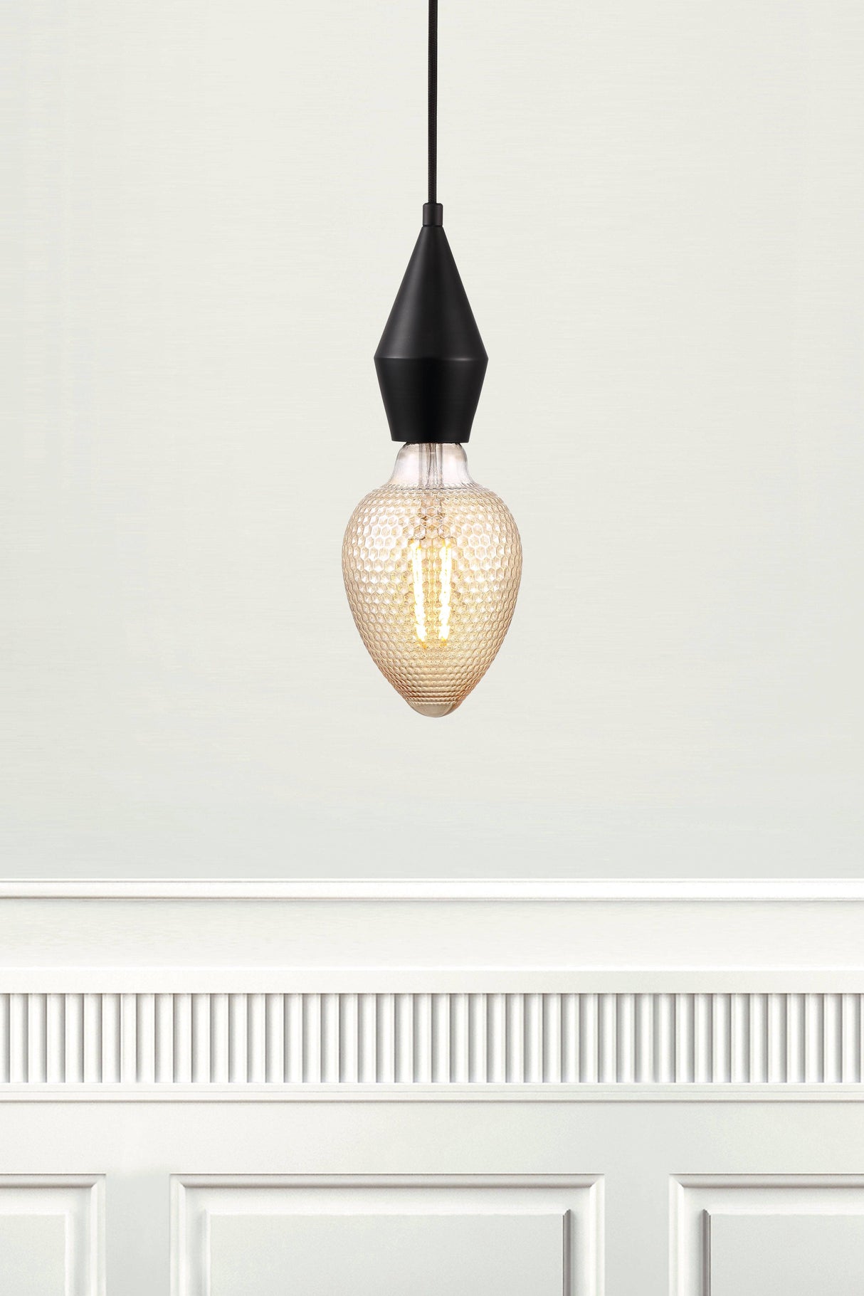 Deco E27 | Nut Avra | 2200 Kelvin | 200 Lumen | Light Bulb | Amber - Comet Lighting