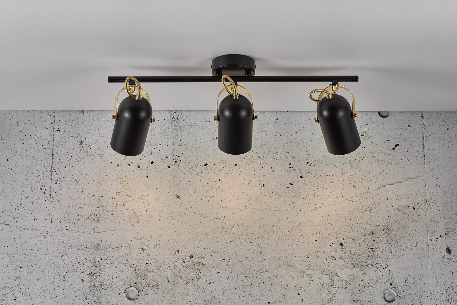 Lotus 3-Spot | Spot Light | Black/Brass - Comet Lighting