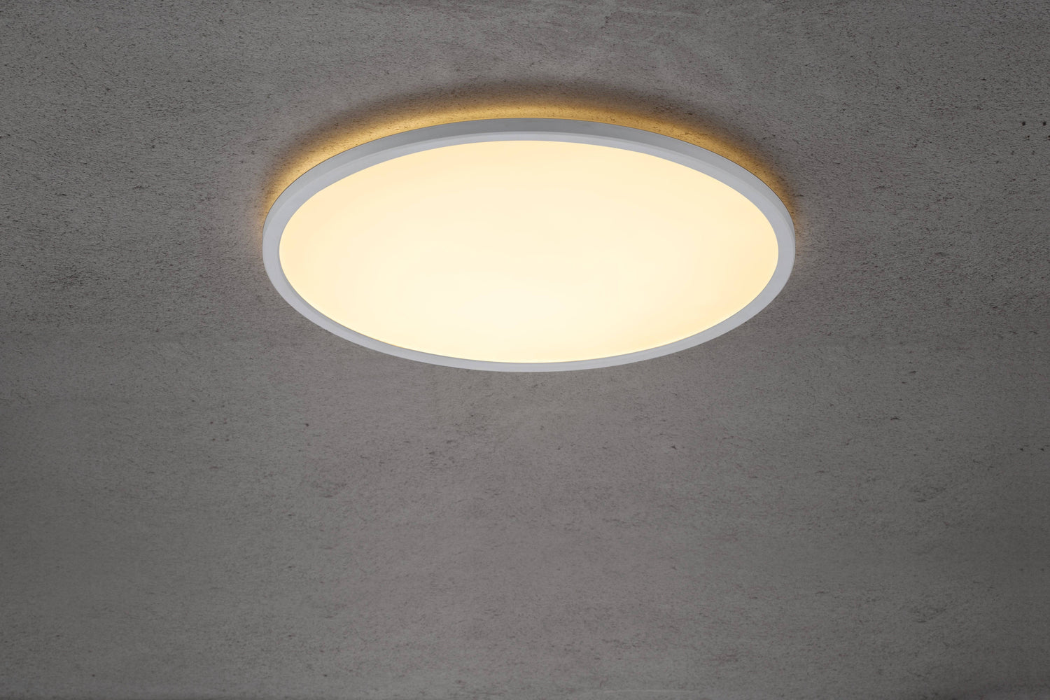 Oja 42 | 2700K | 3-Step | Ceiling light | White - Comet Lighting