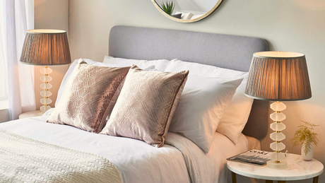 Expert Tips: Choosing the Right Table Lamp for Your Bedroom