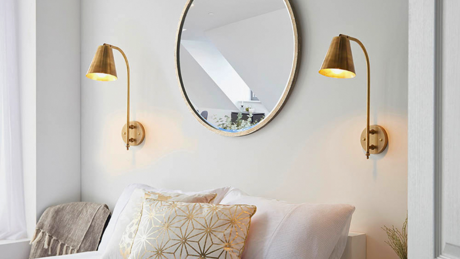 Wall Lights in the Bedroom: Creating a Relaxing Retreat - Comet Lighting