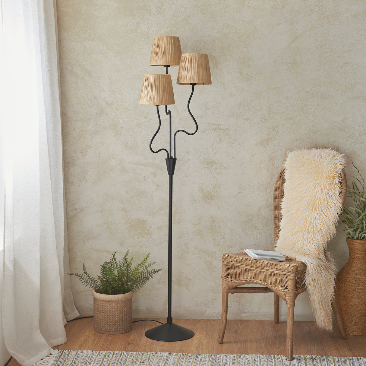 Wriggle 3lt Floor Lamp - Matte Black