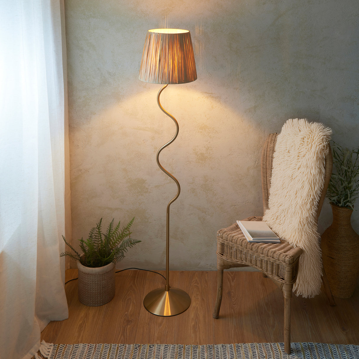 Wriggle Floor Light - Brushed aged brass