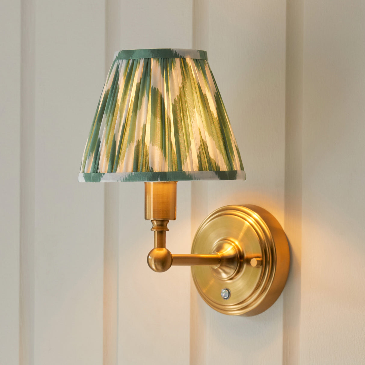 Wall light Burley Rechargeable & Zigzag 16cm Cotswold green shade - Comet Lighting