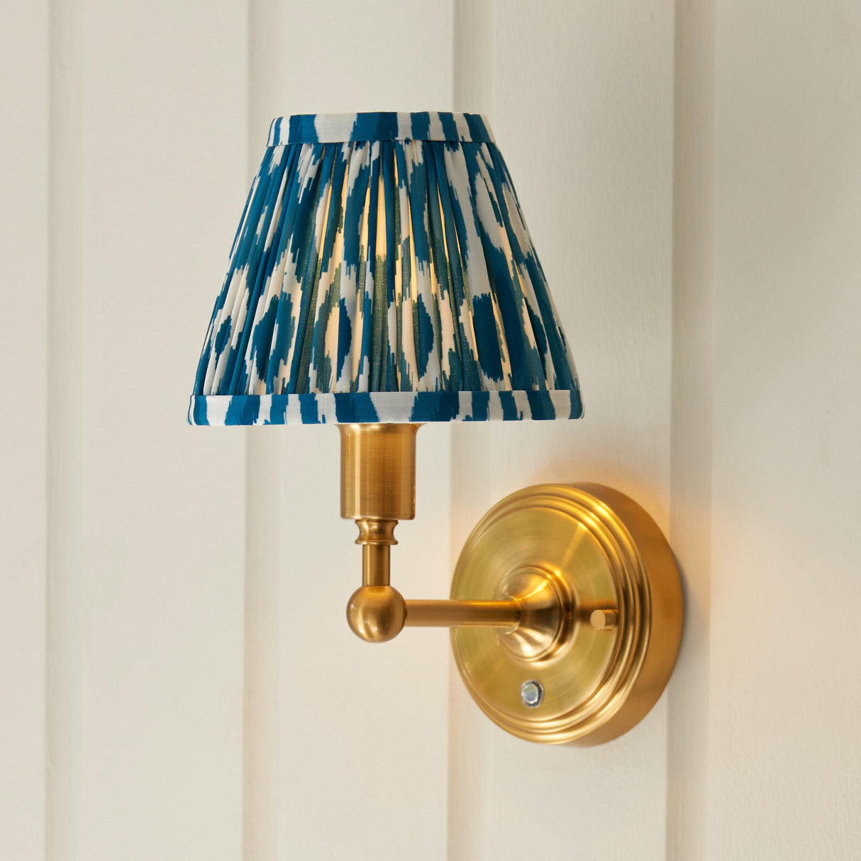 Wall light Burley Rechargeable & Ikat 16cm Marlin blue shade - Comet Lighting