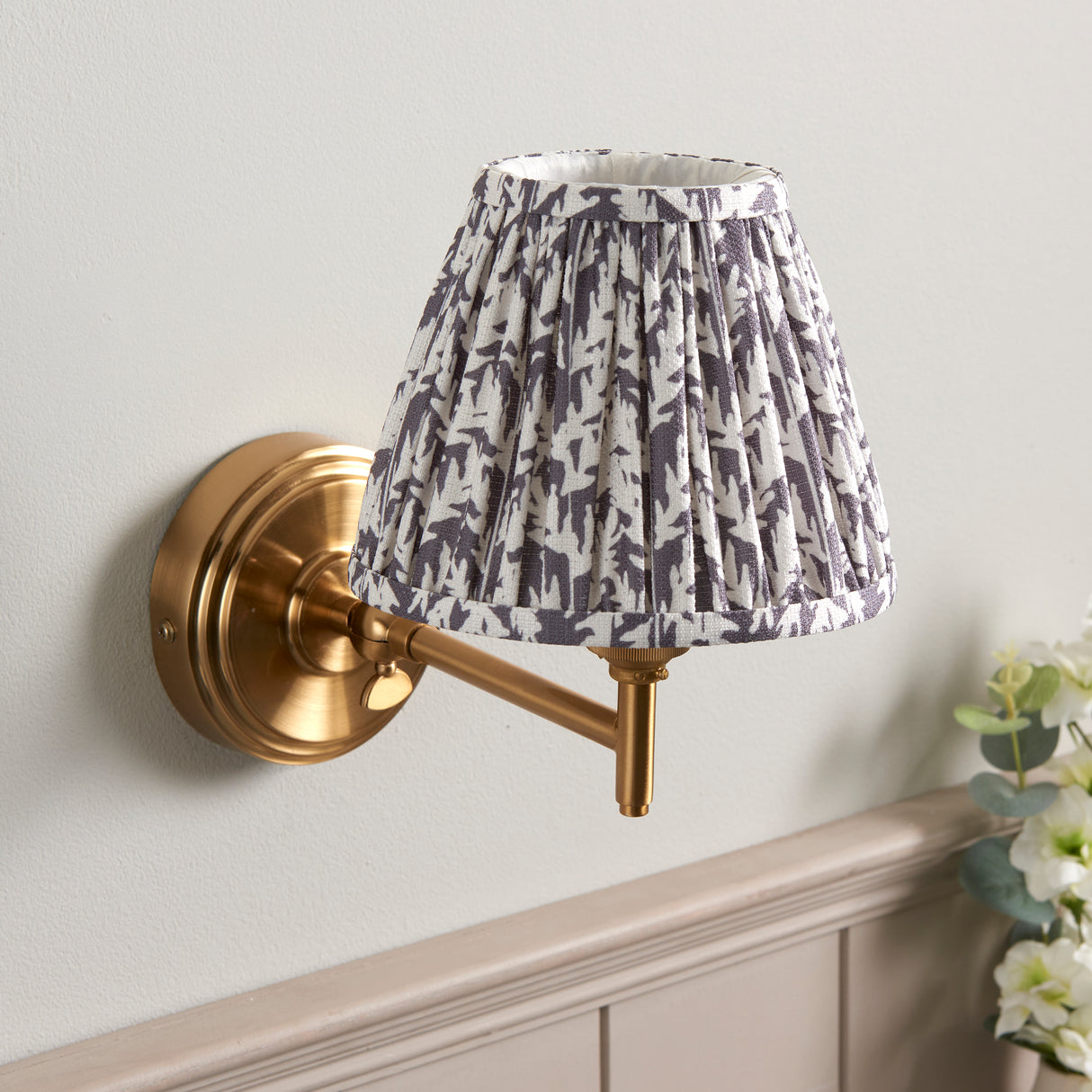 Step Fold & Leaf 16cm Pearl grey shade - Comet Lighting