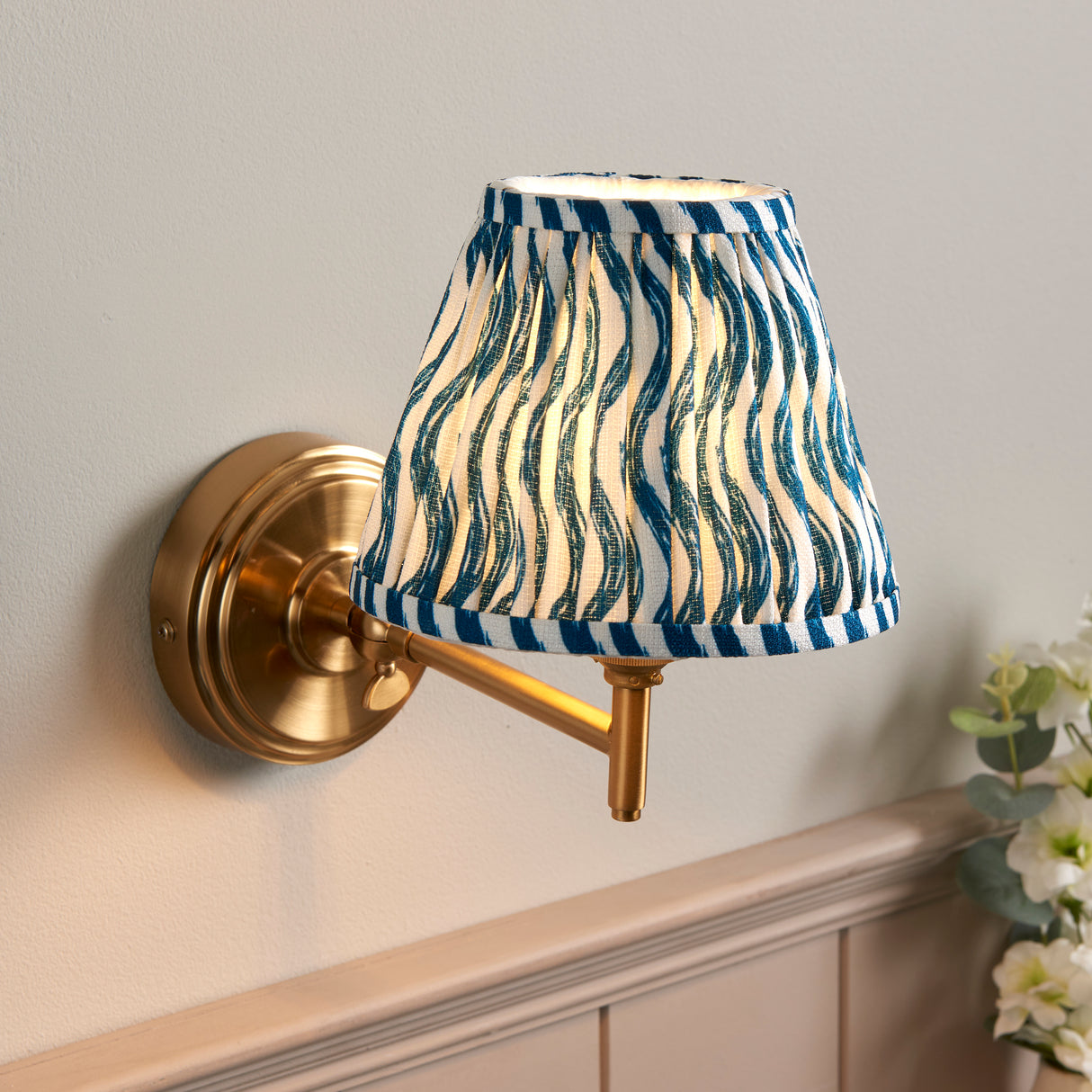 Step Fold & Ripple 16cm Marlin blue shade - Comet Lighting