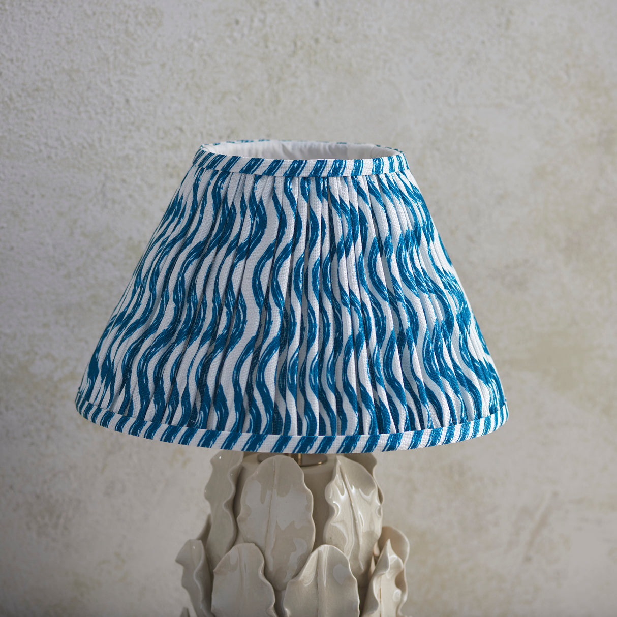 Ceramic Table Light Layered Leaf & Ripple 30cm Marlin blue shade