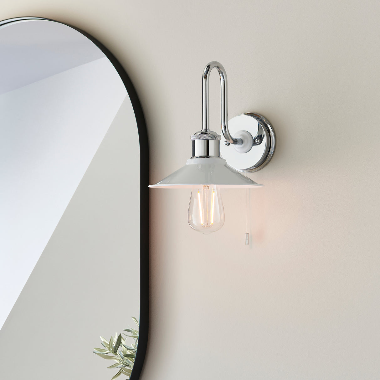 Ussuri Wall Light Chrome - Comet Lighting