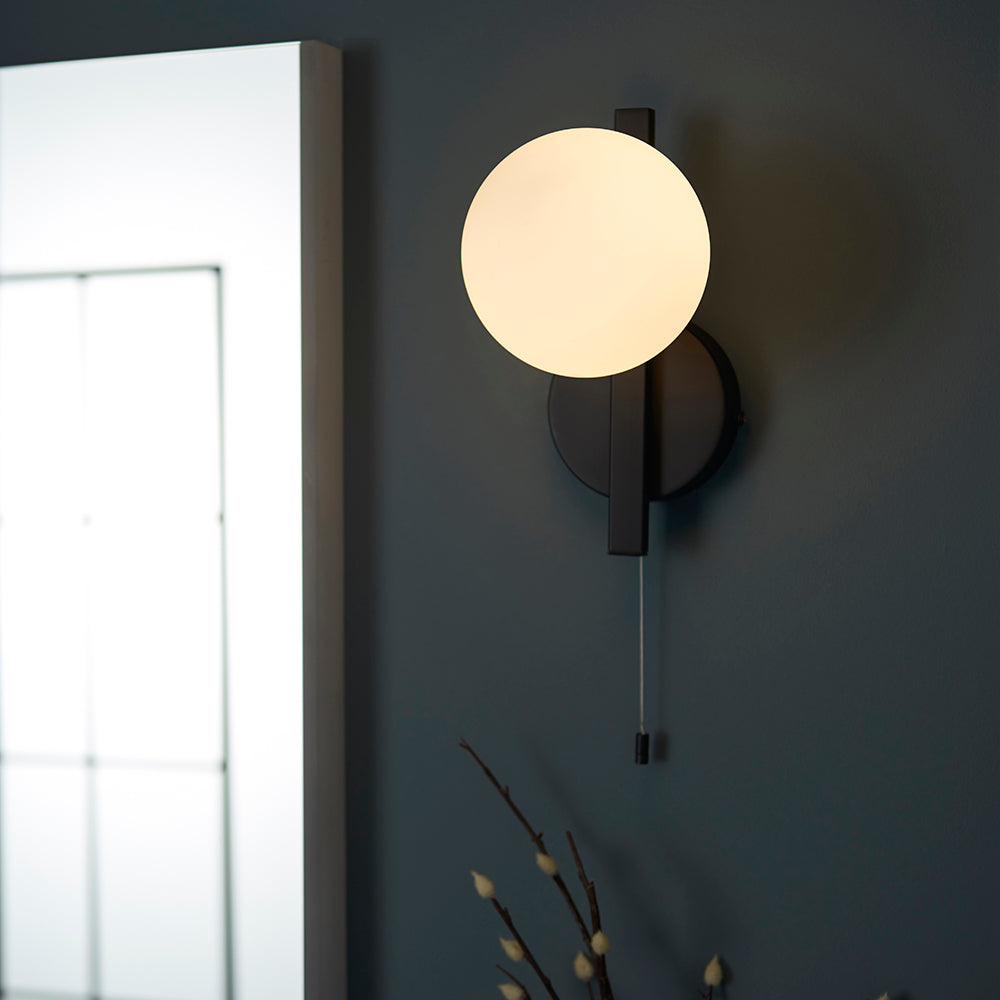 Spa Wall Matt black & matt opal glass